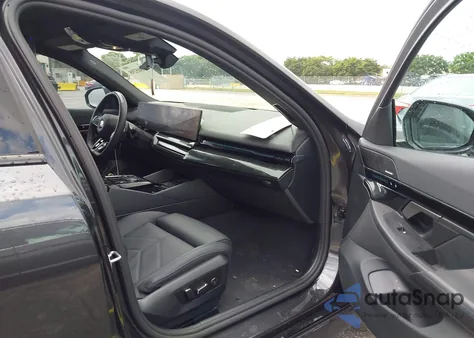 2025 BMW 530I from USA, damaged, VIN WBA43FJ07SCU69871